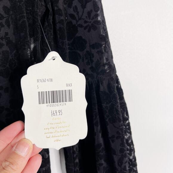 New Altar'd State Small S Black Velvet Burn Out Long Flare Sleeve Blouse Floral - Picture 8 of 10